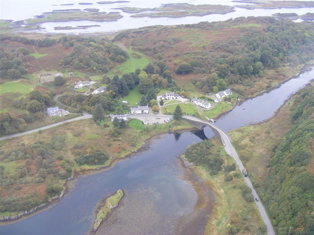 Clachan Bridge, Puilladobhrain in the background